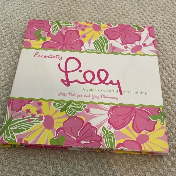 Rare!!!  Essentially Lilly Coffe Table Book - Picture 1 of 7